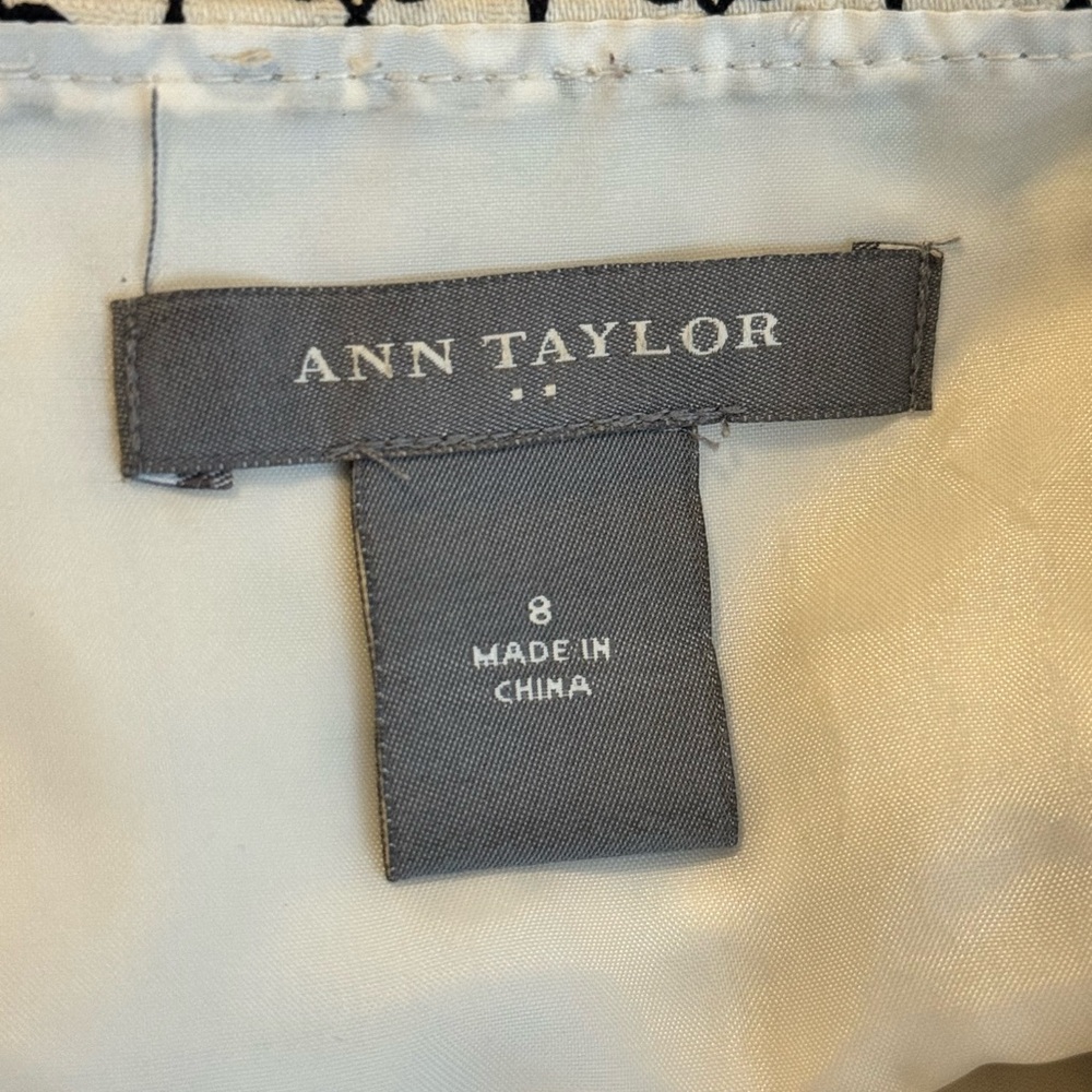Ann Taylor Geometric Black and Green‎ Pencil Skirt - Picture 7 of 7